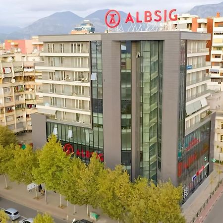 Free Parking Skanderbeg Square - Spacious Central Apartment Tirana Esterno foto