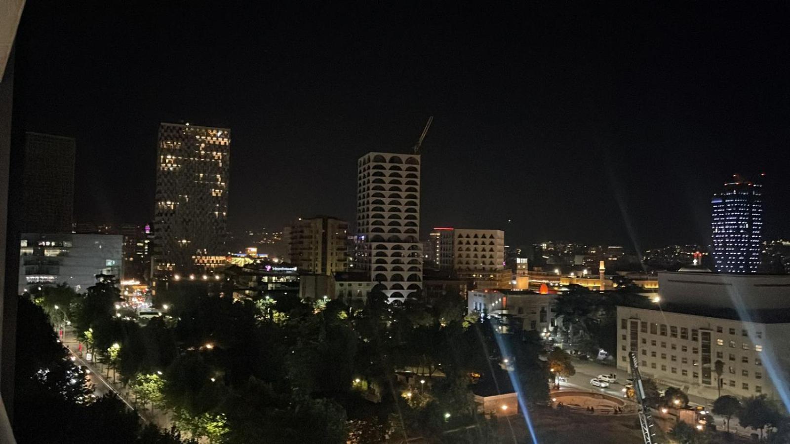 Free Parking Skanderbeg Square - Spacious Central Apartment Tirana Esterno foto