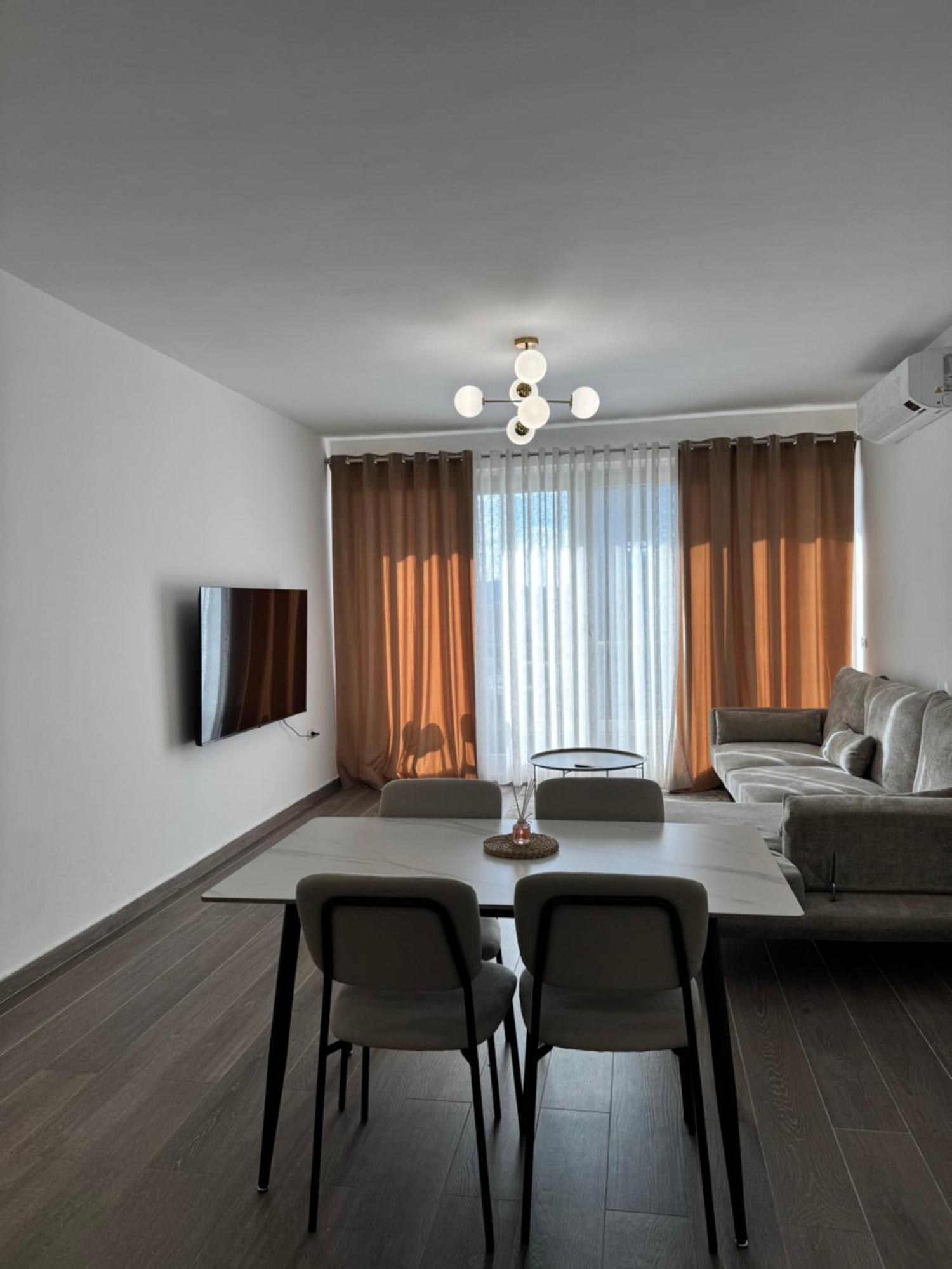 Free Parking Skanderbeg Square - Spacious Central Apartment Tirana Esterno foto