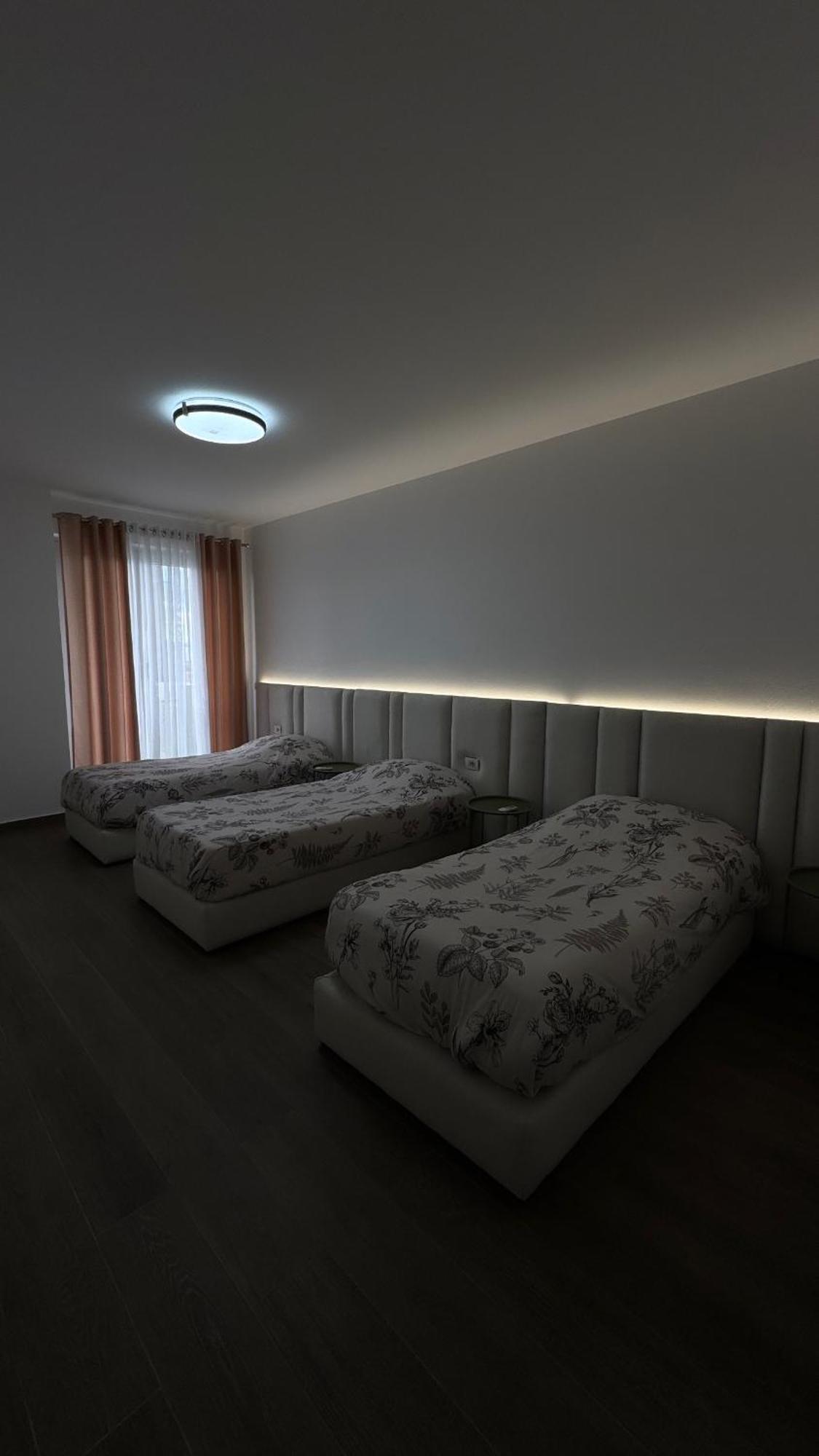 Free Parking Skanderbeg Square - Spacious Central Apartment Tirana Esterno foto
