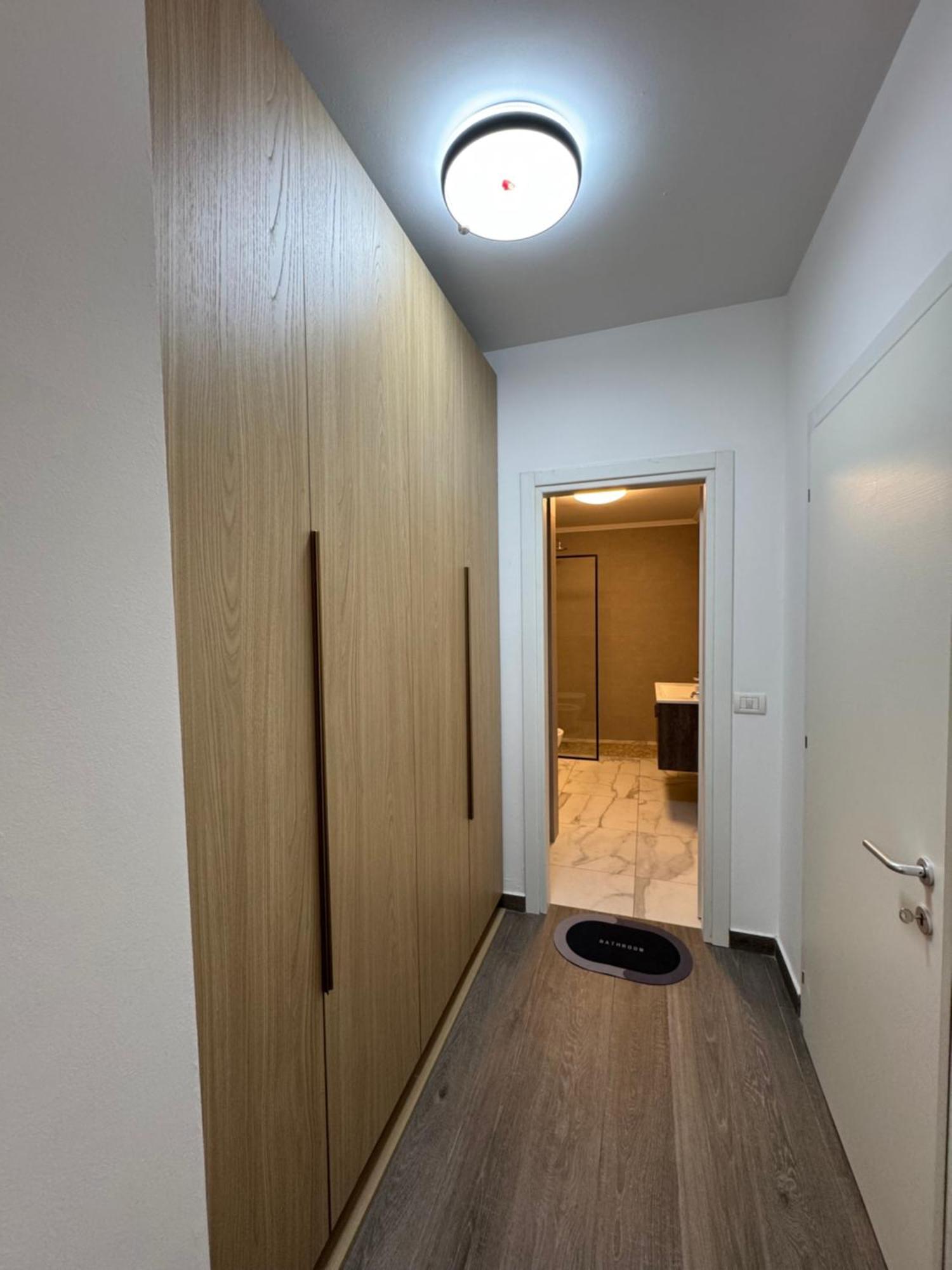 Free Parking Skanderbeg Square - Spacious Central Apartment Tirana Esterno foto